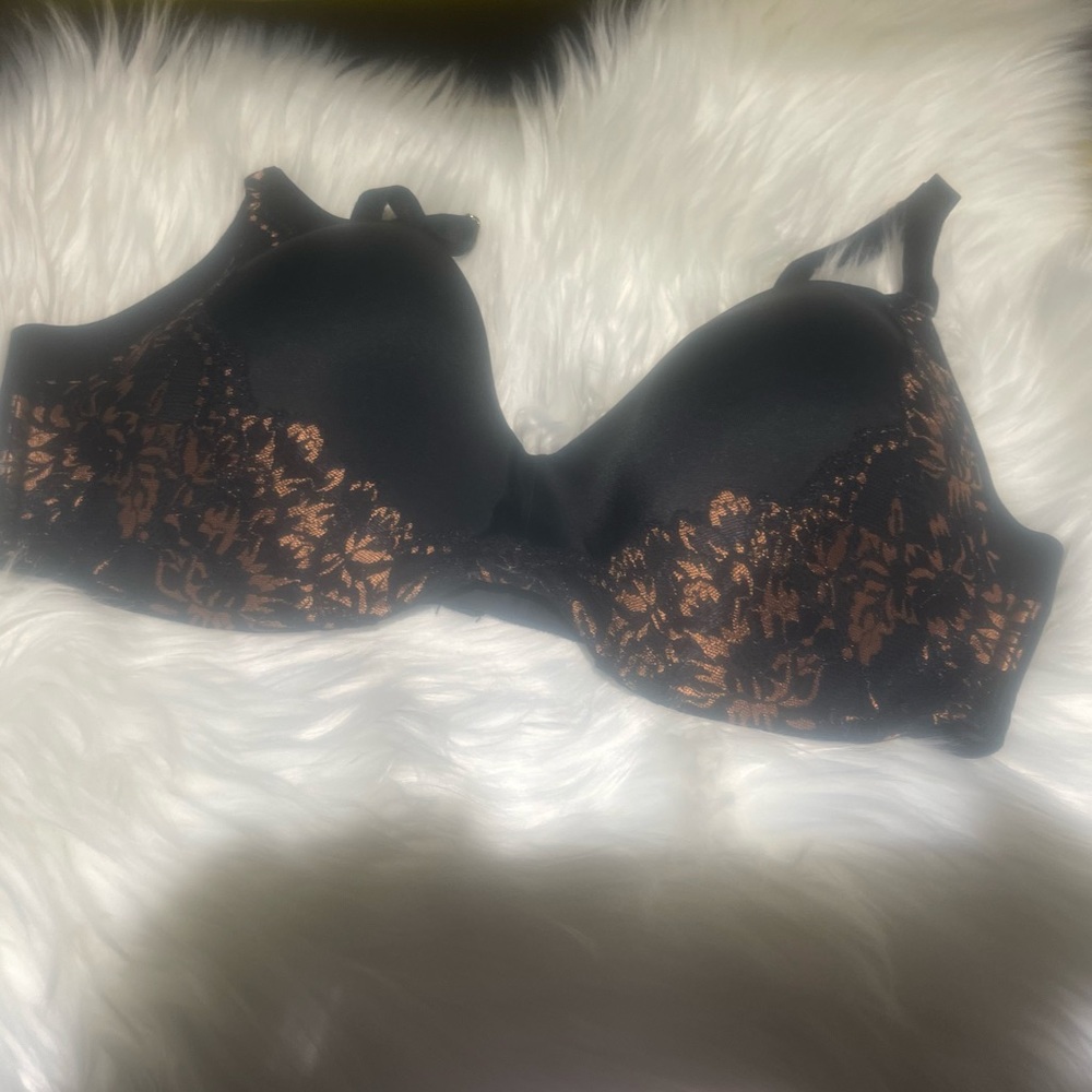 👻🎃CLEARANCE🎃👻 La vie en rose Sleekback wireless bra